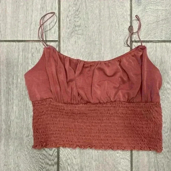 Urban Outfitters Emma Cupro Smocked Cami Crop Top Size Medium - Picture 4 of 7